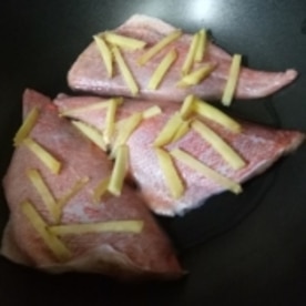 10分で出来る冷凍赤魚の簡単甘煮 レシピ 作り方 By Suzhoutomo 楽天レシピ 10分で出来る冷凍赤魚の簡単甘煮 レシピ 作り方 By Suzhoutomo 楽天レシピ